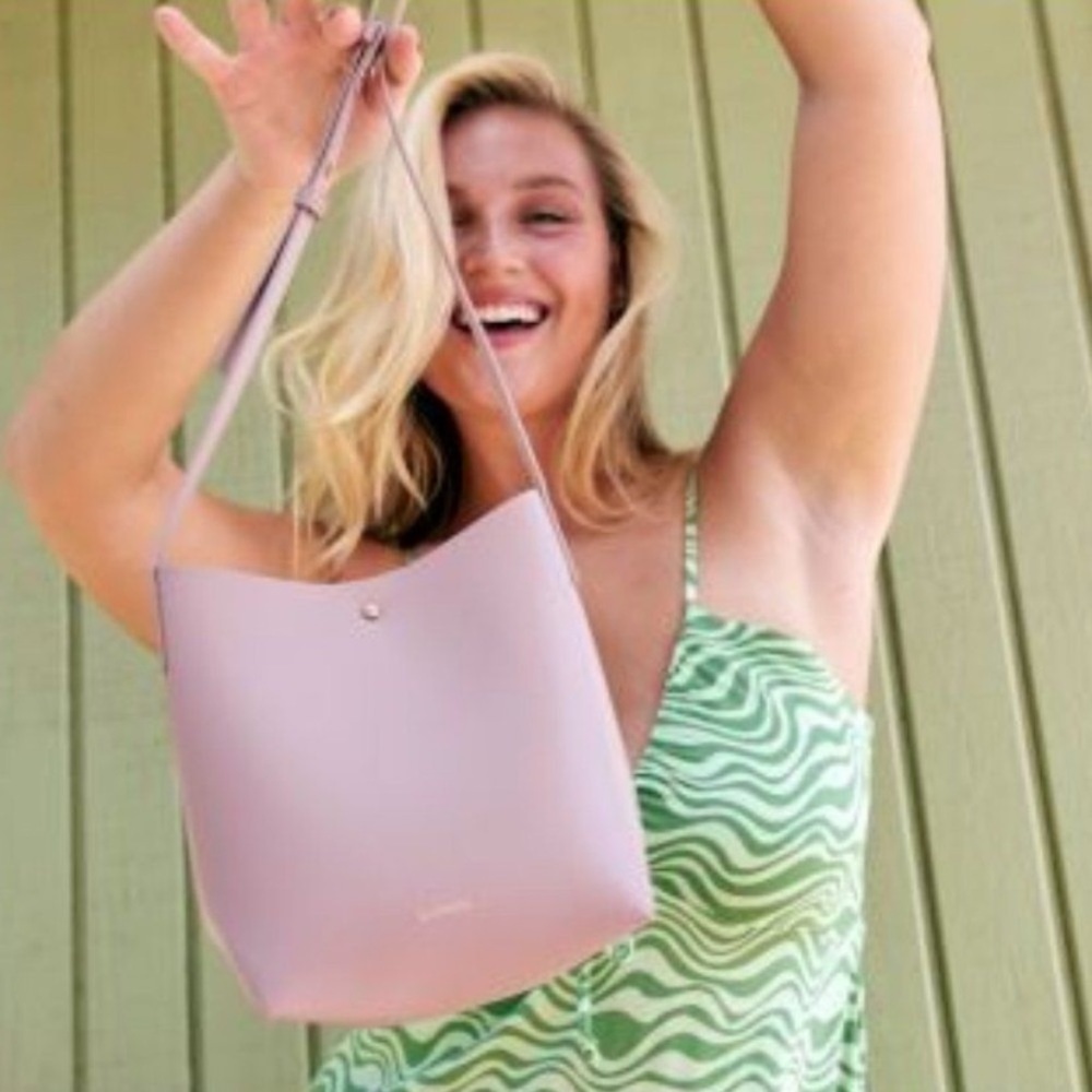 New‎ Samara shoulder bag